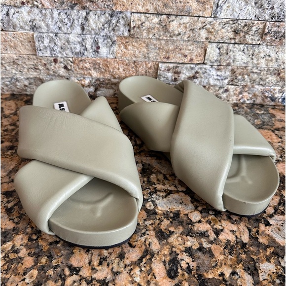 Jil Sander Padded Leather Sandal - Picture 5 of 11